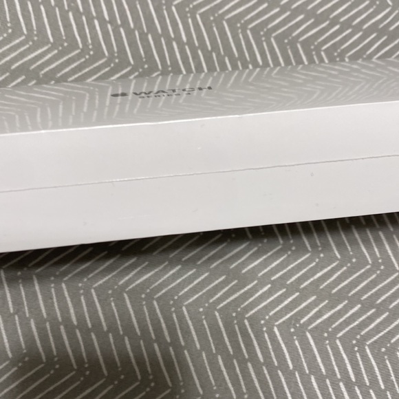 APPLEWATCH - Picture 2 of 2